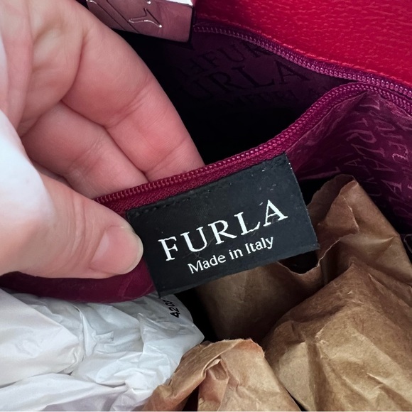 Furla Vintage Red Shoulder Bag - Picture 10 of 15